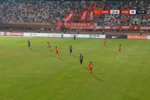 现场广播宣布，中国男足U16vs韩国U16现场观众为6781人图片